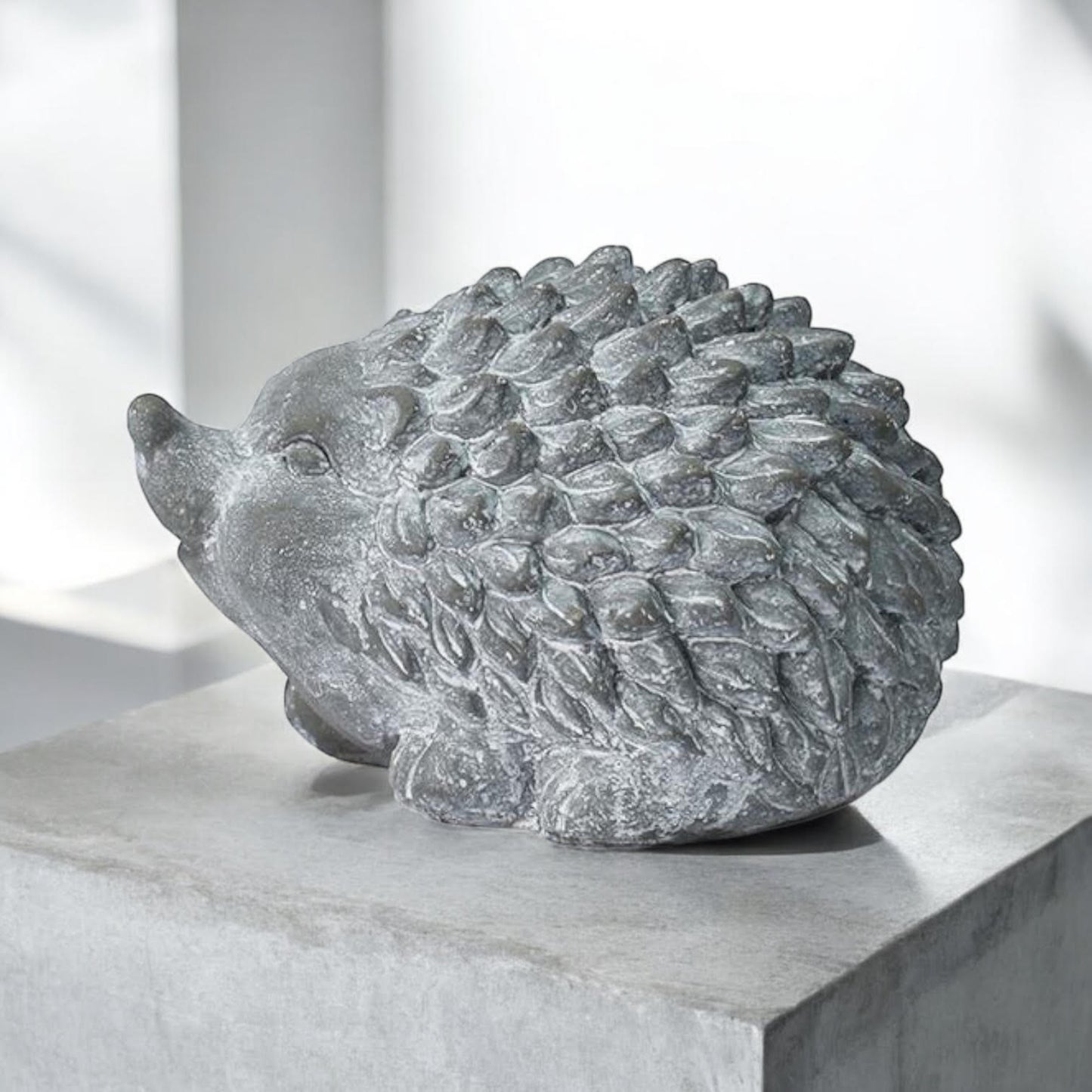 Durable Stone-Look Hedgehog Garden Sculpture – Cement Animal Ornament, Frostproof & Weather-Resistant, Perfect Indoor & Outdoor Décor for Lawn, Patio, Porch, Balcony (21cm Grey Hedgehog Statue)