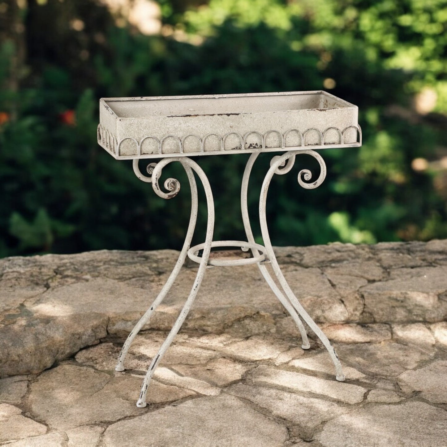 AcaciaHome Modern 65cm Metal Oblong Plant Pot Table Frame – Patina Finish Decorative Garden Stand, Weather-Resistant Indoor Outdoor Flower Display Holder for Patio, Balcony & Home Decor (Cream)