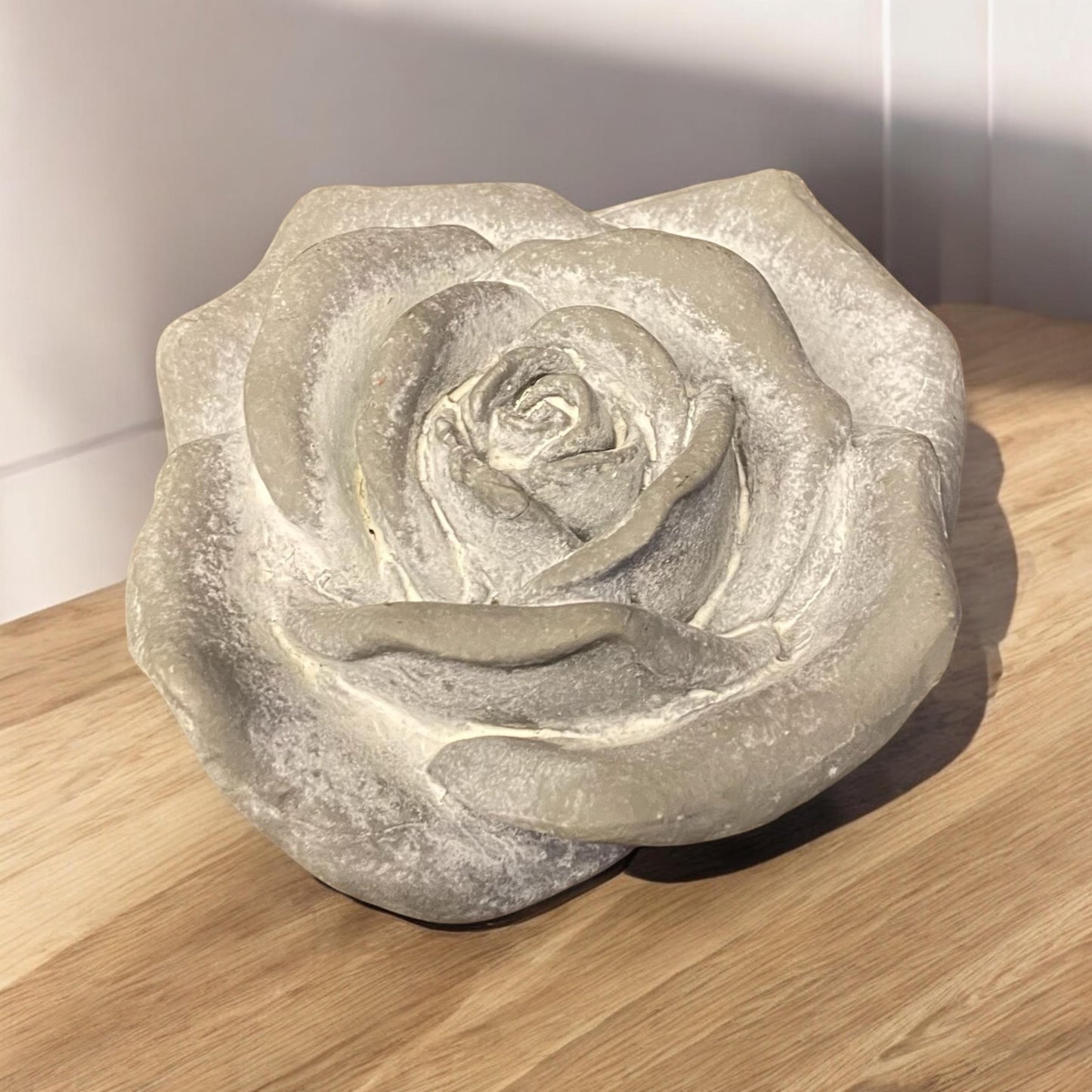 Flower on a Base Garden Ornament Resin Art Sculpture Figurine Stone Look 18cm