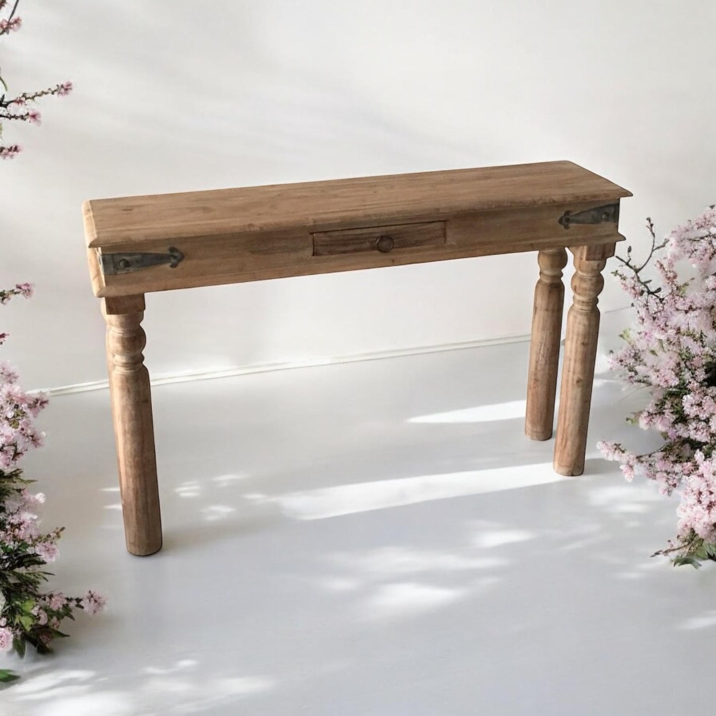 AcaciaHome Durable and Elegant Wooden Console Table – Stylish & Modern, Perfect for Entryways & Living Rooms with Spacious Storage & Elegant Design, Ideal for Home Décor, Office Spaces