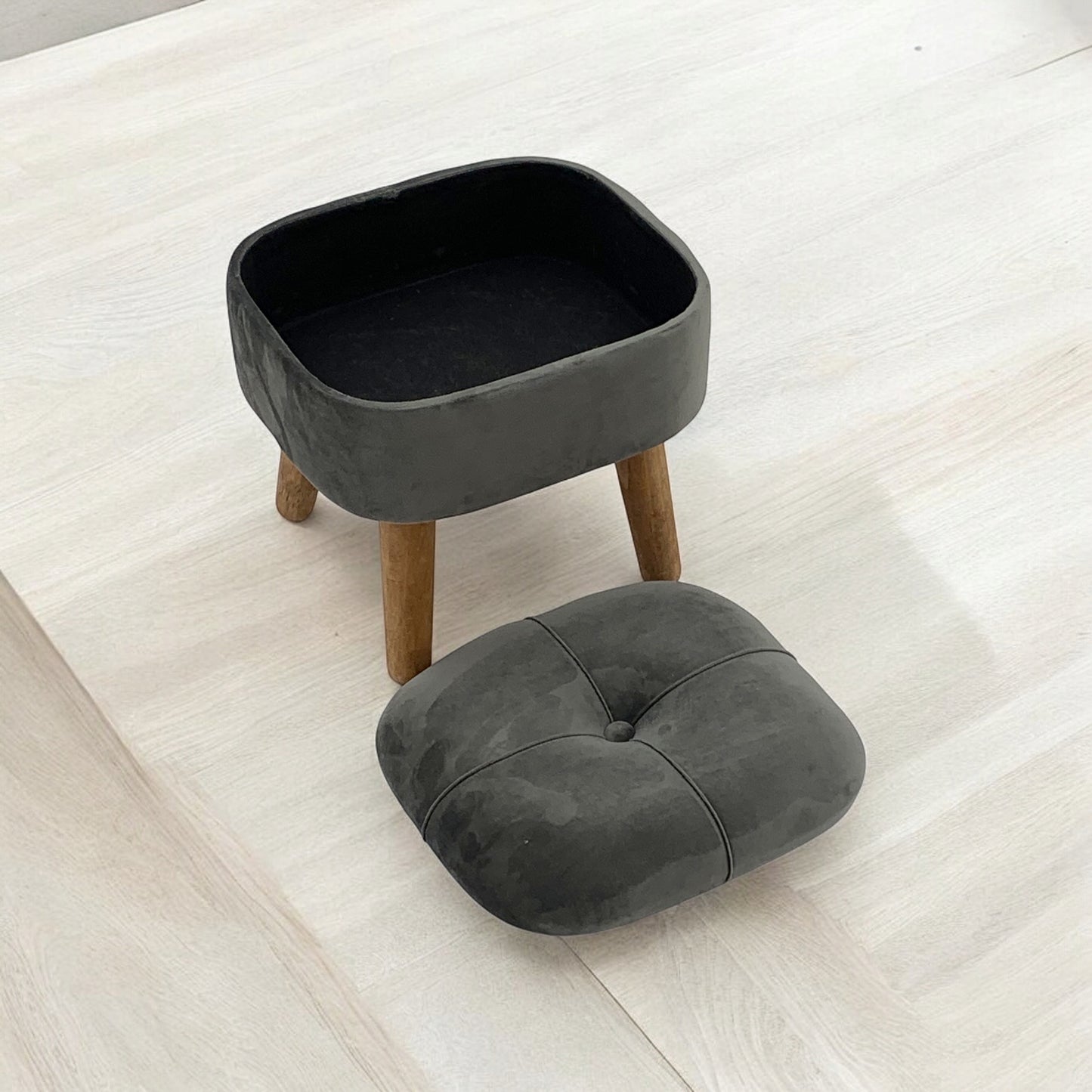 AcaciaHome Stylish & Durable Living Velvet Ottoman Footstool with Lift-Up Storage, Round Design, Traditional Pattern, Comfortable Medium Firmness for Living Room, Office or Lounge (Grey, Round)