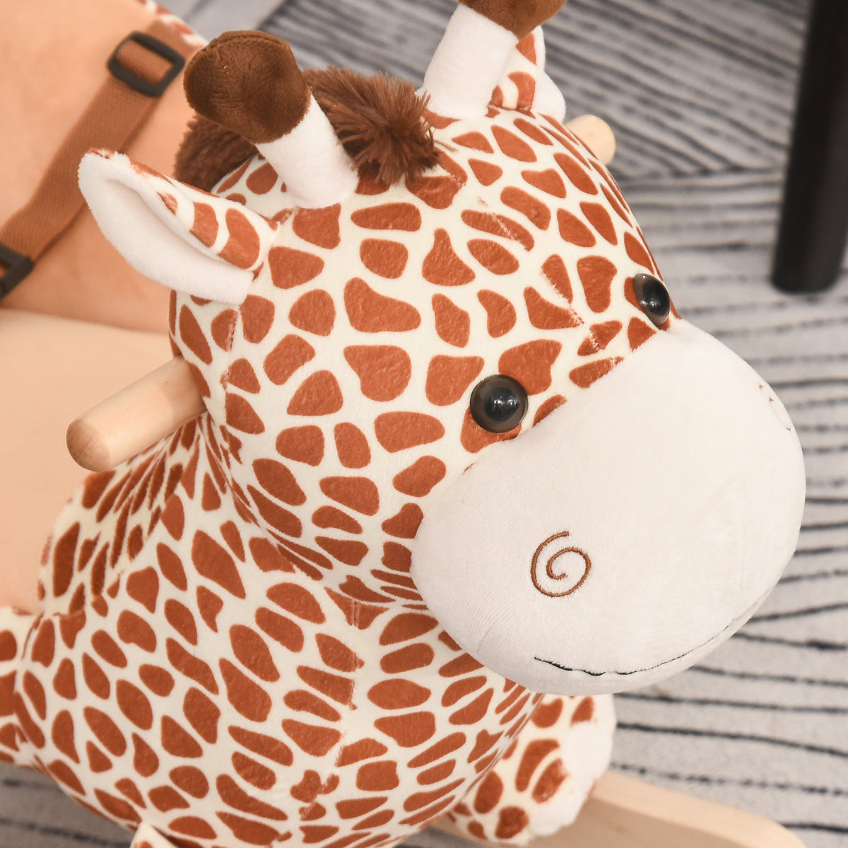 HOMCOM Kids Rocking Horse, Giraffe Plush Ride-On Toy with Music, Soft Touch & Seat Belt, Toddler Baby Gift for 18M+