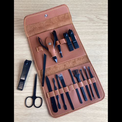 Traditional Manicure Wallet