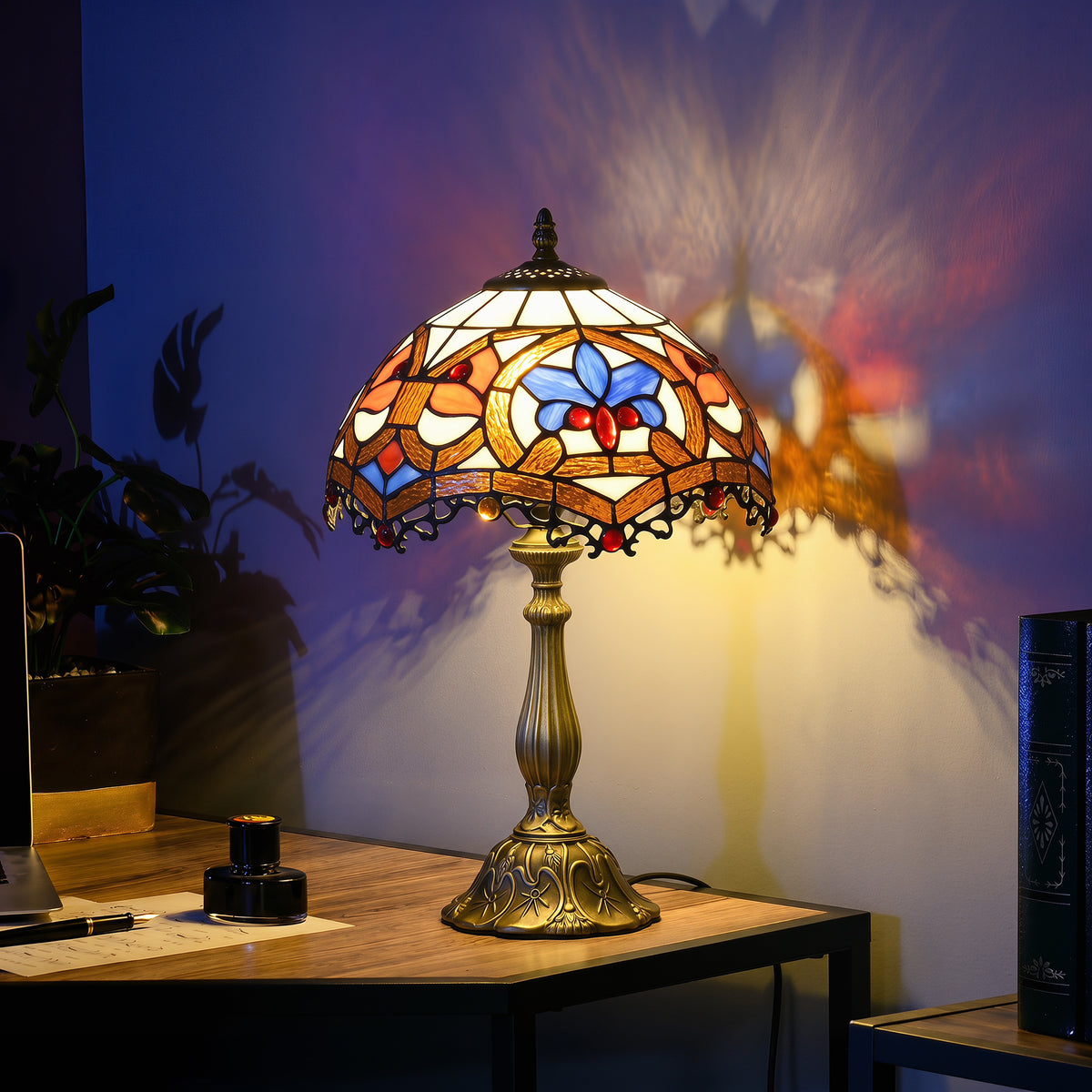 HOMCOM Tiffany Lamp, Stained Glass Table Lamp, Handcrafted Artisan Collectible, Suitable for Living Room and Bedside, Multi-Coloured, Ф25 x 45Hcm, Zinc Alloy.